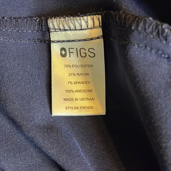 FIGS Dark Blue Scrub Top Medium - Picture 6 of 6